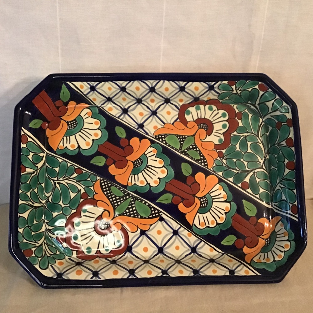 Beautiful Mexican Talavera Art Pottery Serving Baking Dish -LEAD FREE- Signed .